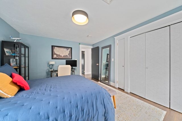 13 Woodvale Ave, Plymouth, MA 02360