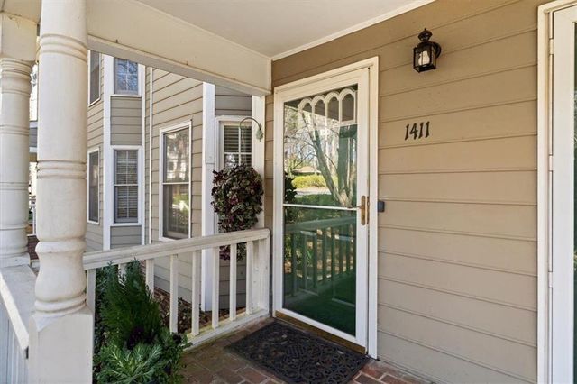 1411 Oakridge Circle, Decatur, GA 30033