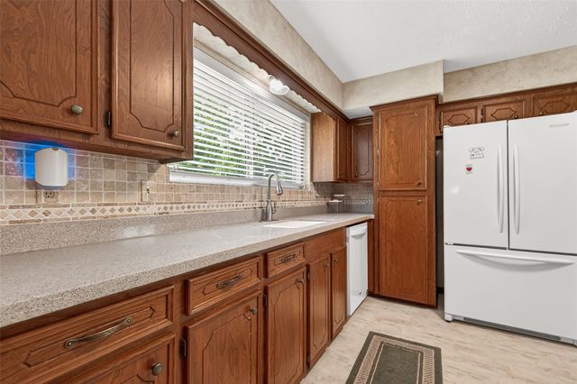 737 Holly Springs Drive, Conroe, TX 77302