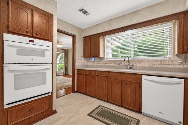 737 Holly Springs Drive, Conroe, TX 77302
