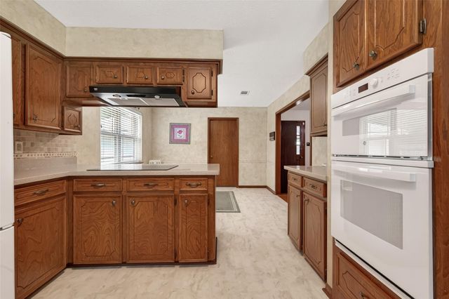 737 Holly Springs Drive, Conroe, TX 77302