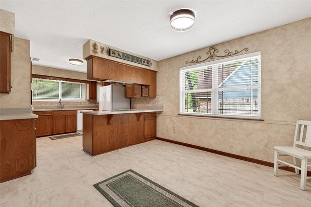 737 Holly Springs Drive, Conroe, TX 77302