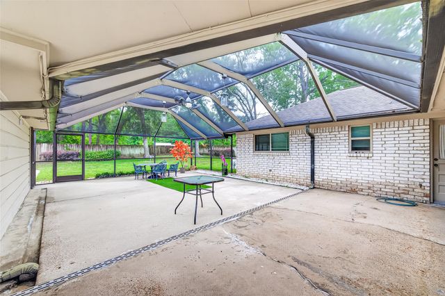 737 Holly Springs Drive, Conroe, TX 77302