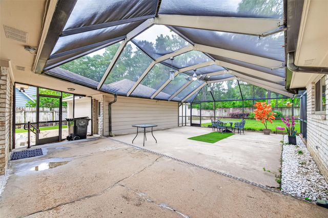 737 Holly Springs Drive, Conroe, TX 77302