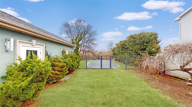 145 Kingston Boulevard, Island Park, NY 11558