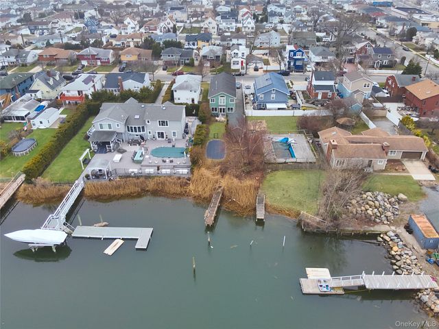 145 Kingston Boulevard, Island Park, NY 11558