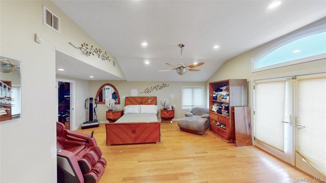 145 Kingston Boulevard, Island Park, NY 11558