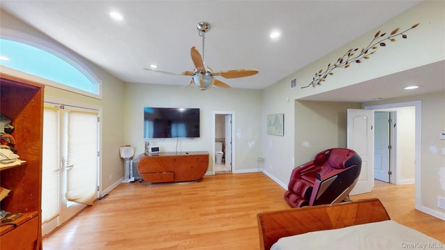 145 Kingston Boulevard, Island Park, NY 11558