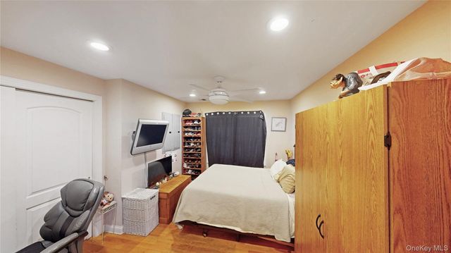 145 Kingston Boulevard, Island Park, NY 11558