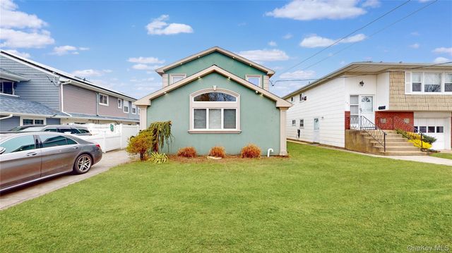 145 Kingston Boulevard, Island Park, NY 11558