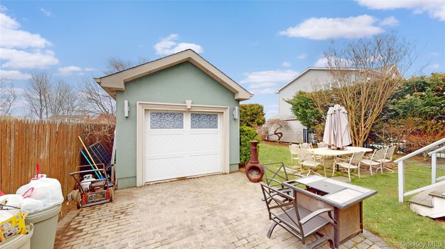 145 Kingston Boulevard, Island Park, NY 11558