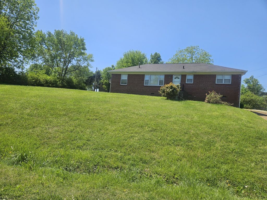 1308 Maple St, Greenbrier, TN 37073