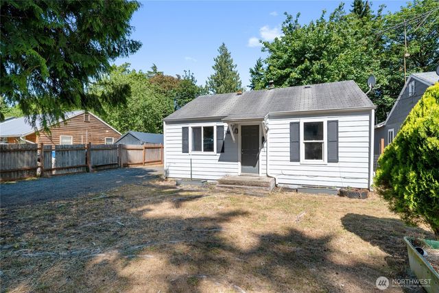 1369 Sherman Avenue, Port Orchard, WA 98366