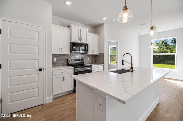 6 ULMACEAL Path, Palm Coast, FL 32164