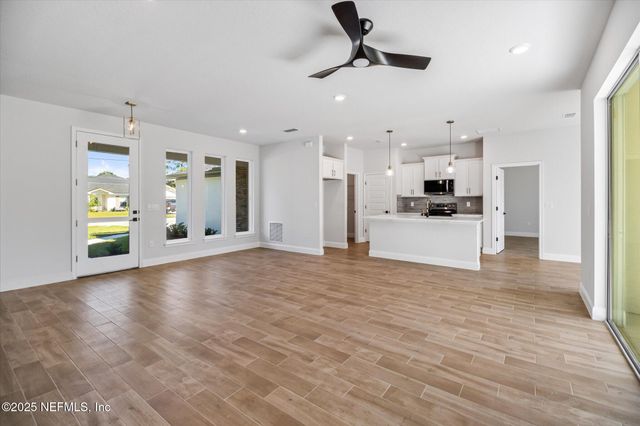 6 ULMACEAL Path, Palm Coast, FL 32164