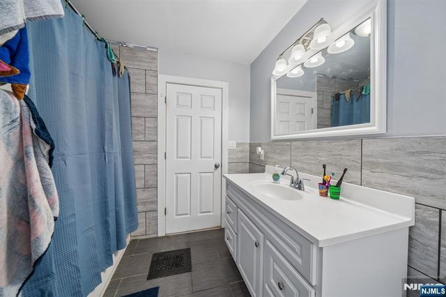 44 State Street, East Orange, NJ 07017