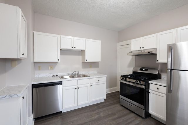 678 Hawthorne Avenue East, Saint Paul, MN 55106