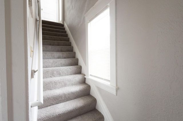 678 Hawthorne Avenue East, Saint Paul, MN 55106