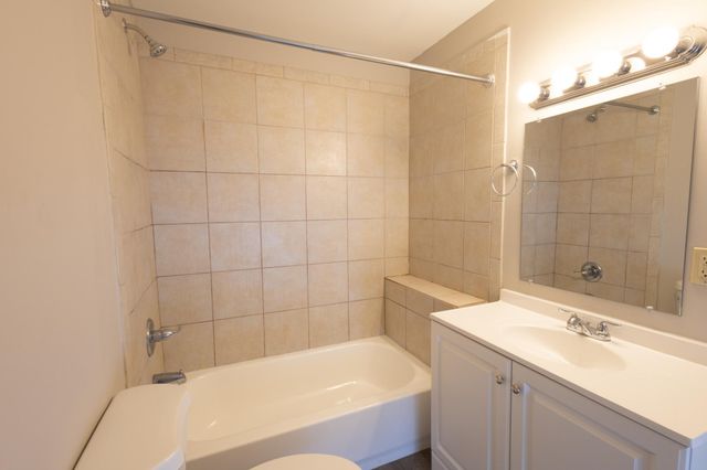 678 Hawthorne Avenue East, Saint Paul, MN 55106