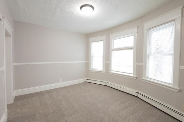 678 Hawthorne Avenue East, Saint Paul, MN 55106