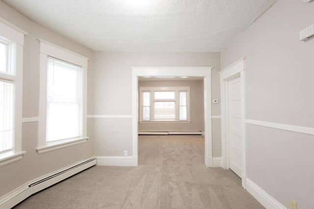 678 Hawthorne Avenue East, Saint Paul, MN 55106