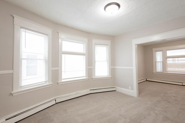 678 Hawthorne Avenue East, Saint Paul, MN 55106