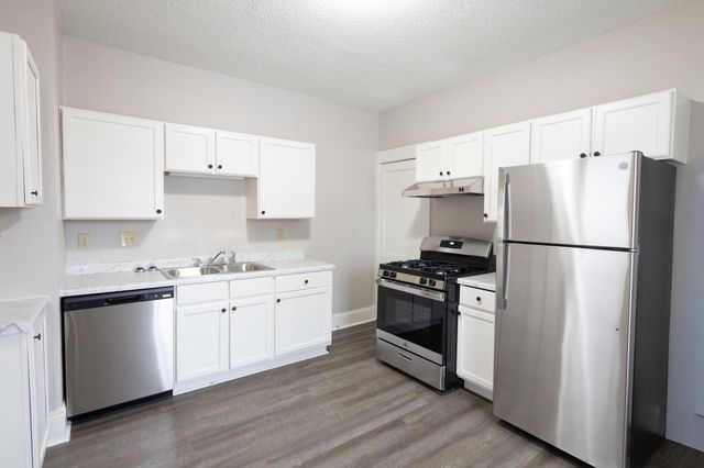 678 Hawthorne Avenue East, Saint Paul, MN 55106