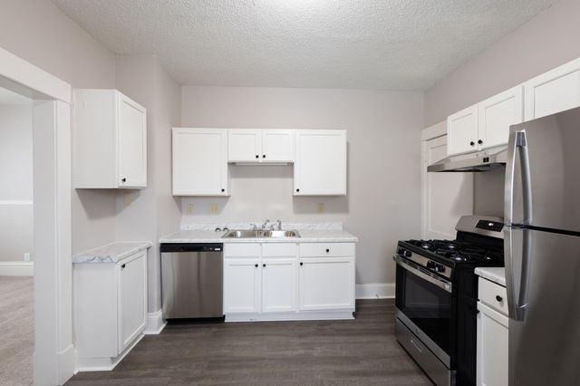 678 Hawthorne Avenue East, Saint Paul, MN 55106