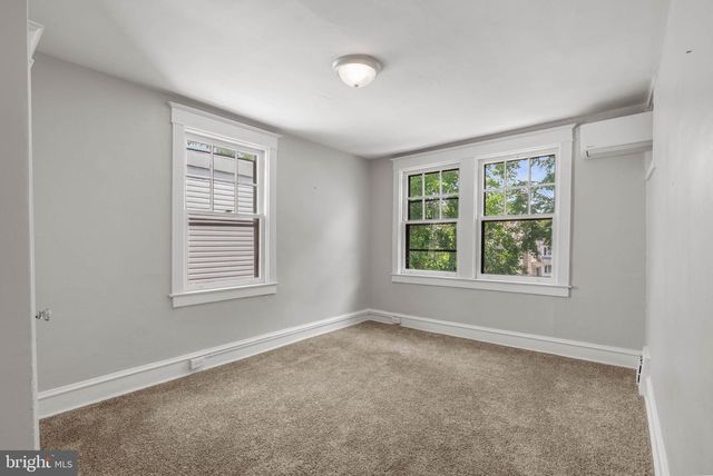 11 OAKLEY RD, Upper Darby, PA 19082