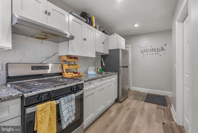 11 OAKLEY RD, Upper Darby, PA 19082