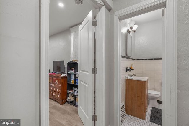 11 OAKLEY RD, Upper Darby, PA 19082