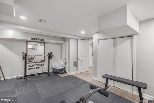 11 OAKLEY RD, Upper Darby, PA 19082