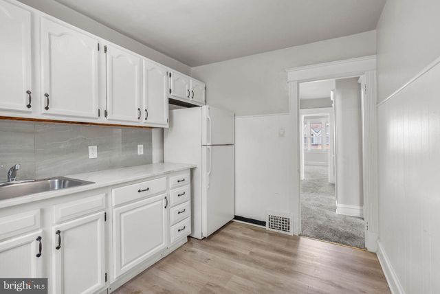 11 OAKLEY RD, Upper Darby, PA 19082