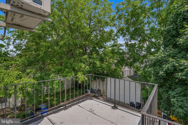 11 OAKLEY RD, Upper Darby, PA 19082