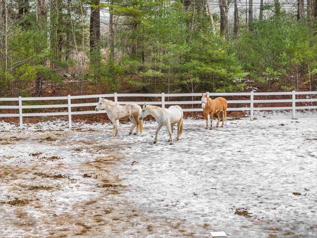 417 Candia Road, Chester, NH 03036