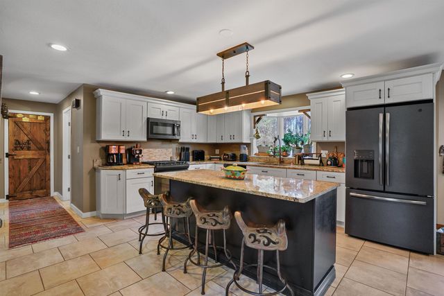 417 Candia Road, Chester, NH 03036