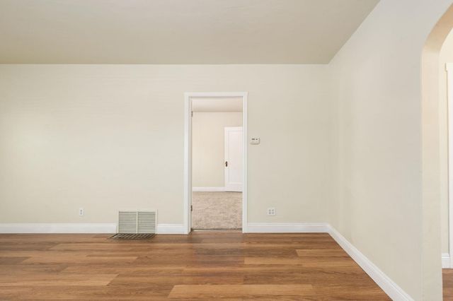 1816 N Vagedes Avenue, Fresno, CA 93705