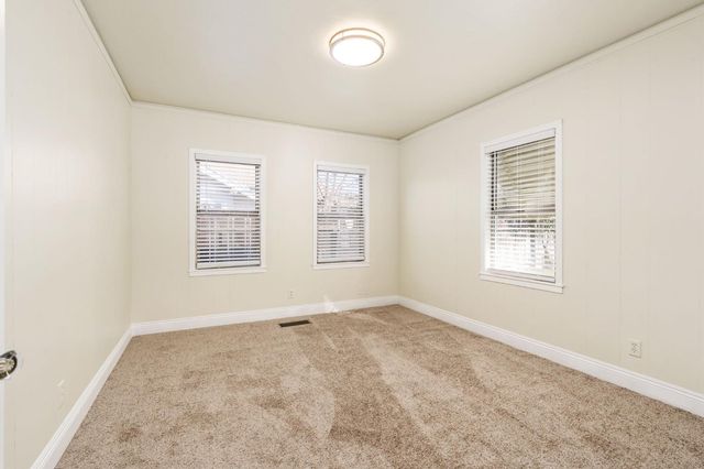 1816 N Vagedes Avenue, Fresno, CA 93705