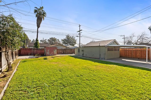 1816 N Vagedes Avenue, Fresno, CA 93705