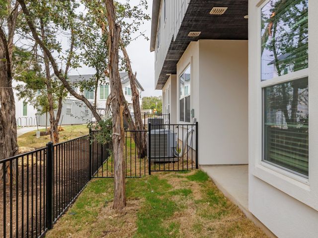 12001 Vista Parke DR 1204, Austin, TX 78726