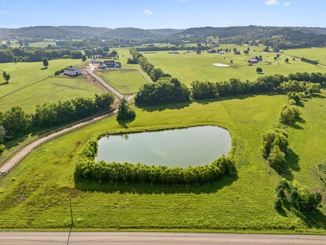 1234 Polk Ln, Columbia, TN 38401