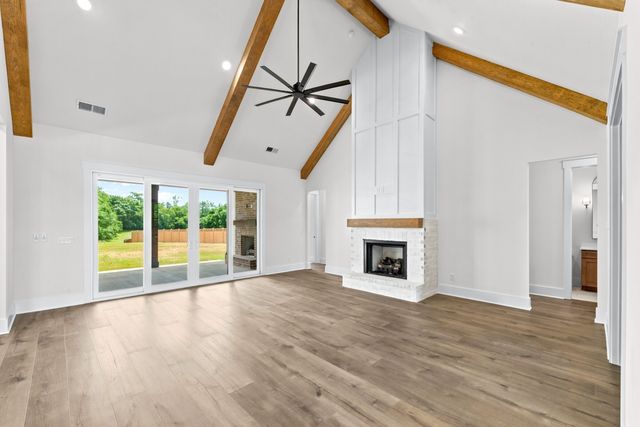 1234 Polk Ln, Columbia, TN 38401