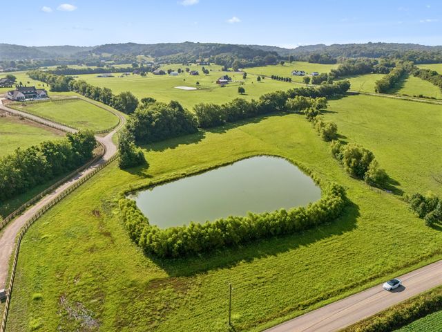1234 Polk Ln, Columbia, TN 38401