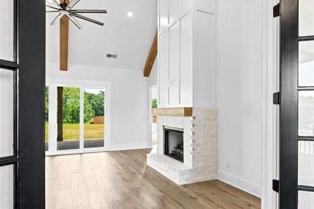 1234 Polk Ln, Columbia, TN 38401