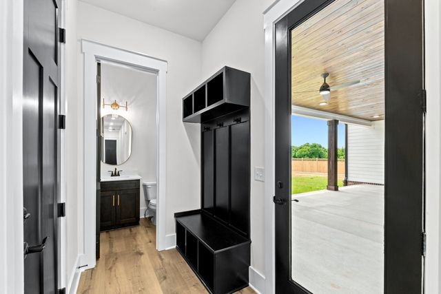 1234 Polk Ln, Columbia, TN 38401