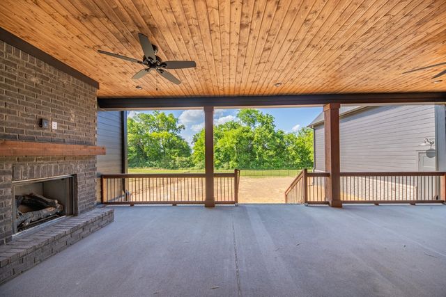 1234 Polk Ln, Columbia, TN 38401