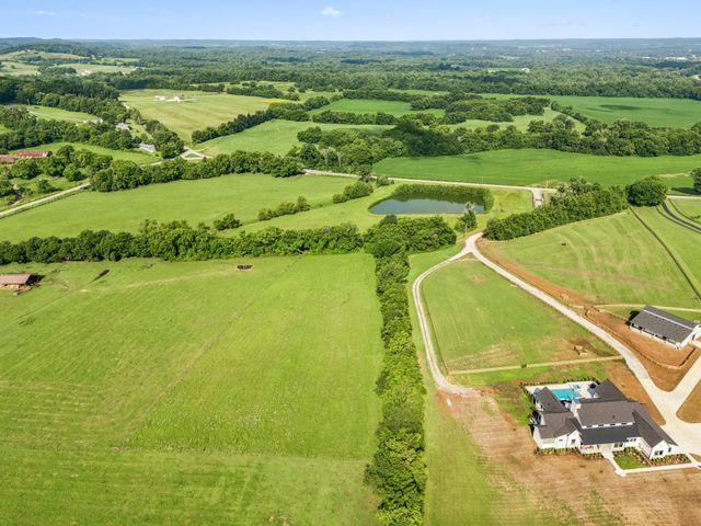1234 Polk Ln, Columbia, TN 38401