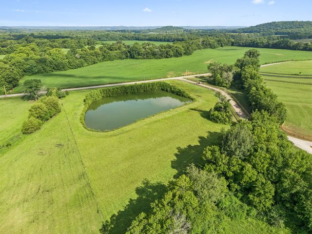 1234 Polk Ln, Columbia, TN 38401