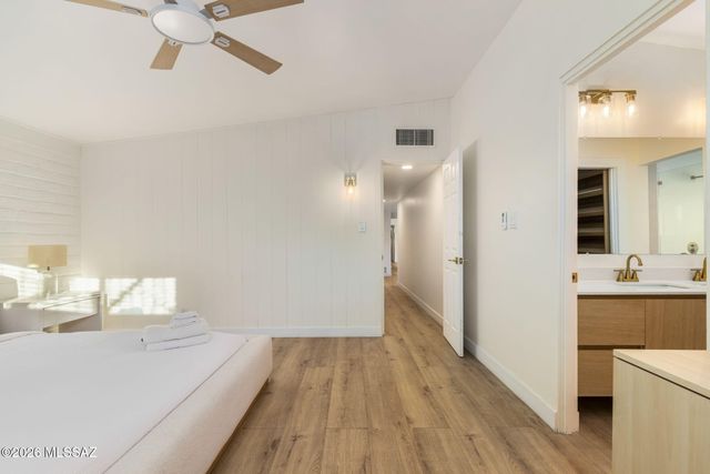 7076 E Arrowhead Drive, Tucson, AZ 85715