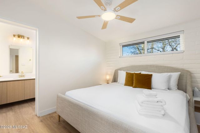 7076 E Arrowhead Drive, Tucson, AZ 85715